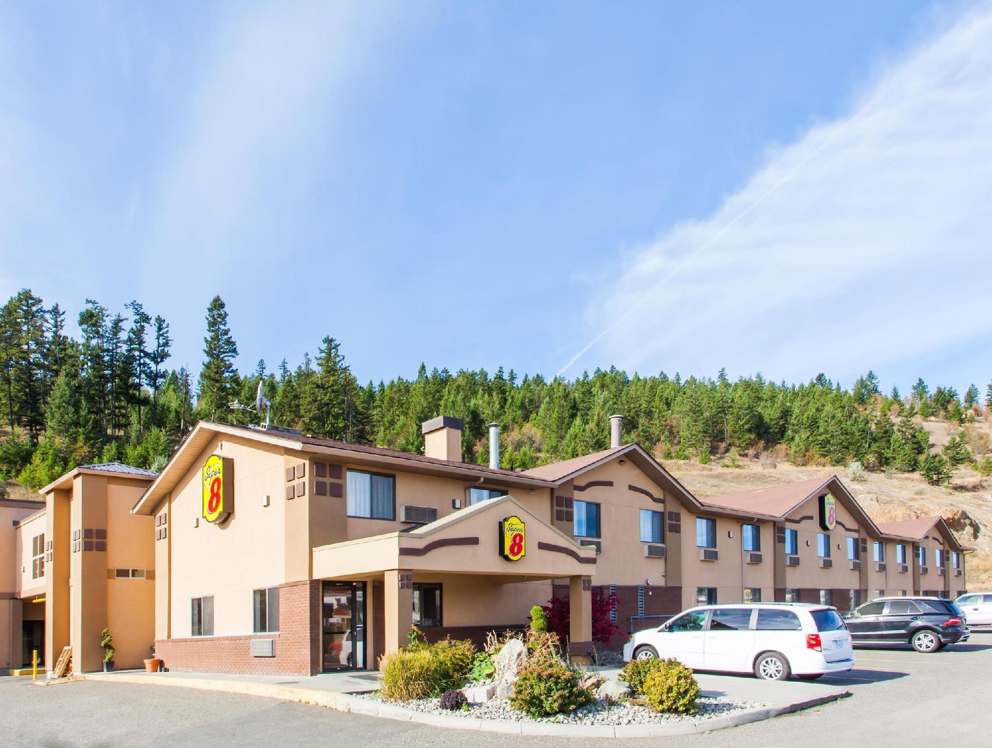 Super 8 By Wyndham Kamloops On The Hill Hotel Bagian luar foto