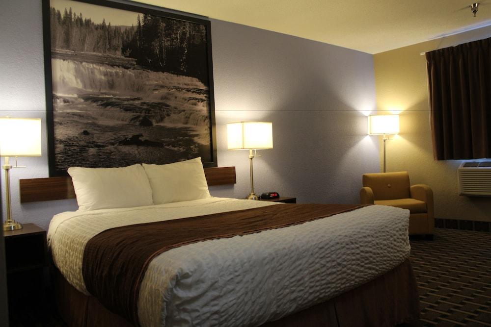 Super 8 By Wyndham Kamloops On The Hill Hotel Bagian luar foto